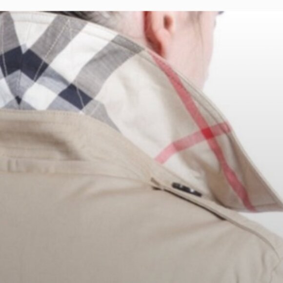 Burberry Reymoore Double-Breasted Hooded Trench Coat with Removable Liner 4 - Picture 4 of 12